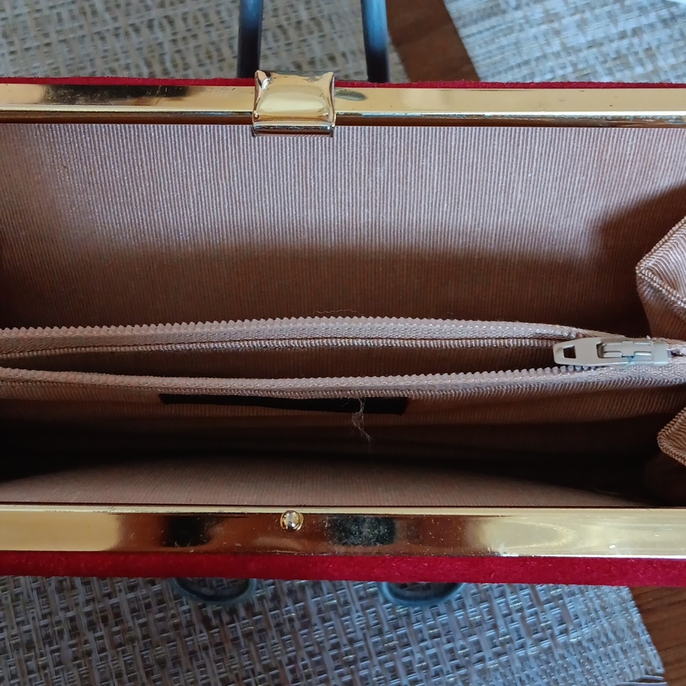 Elegant Red Clutch.Vintage - Picture 7 of 8